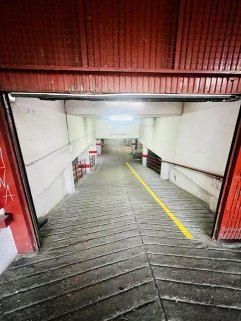 A Orillas Del Pilar Con Parking Saragossa Zewnętrze zdjęcie
